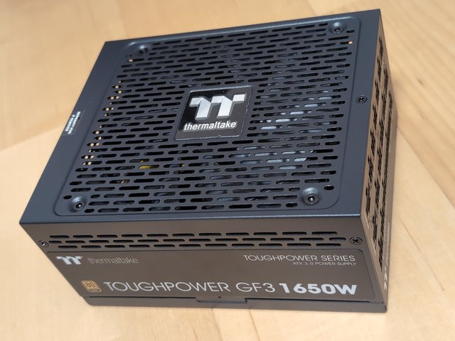 電源: Thermaltake Toughpower GF3 1650W
